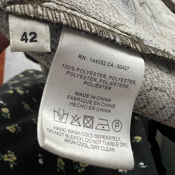 Essentiel Antwerp sz 12 (EU 42) long sleeve animal print blouse in black & green - Picture 7 of 7